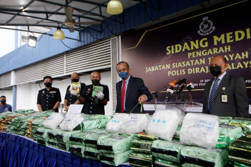 DATUK RAZARUDIN HUSAIN