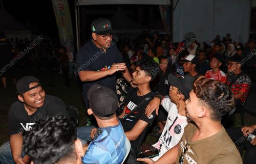 DATUK SERI AHMAD FAIZAL AZUMU