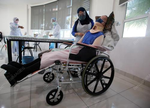 ORANG KURANG UPAYA TERIMA VAKSIN COVID_19