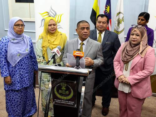 DATUK SERI SAARANI MOHAMAD