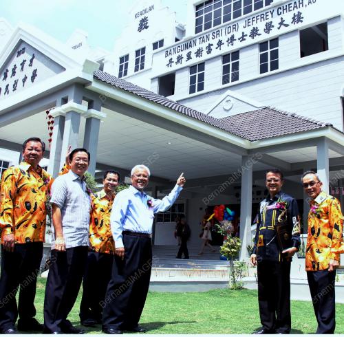 PK08_01092012_BANGUNAN_BARU