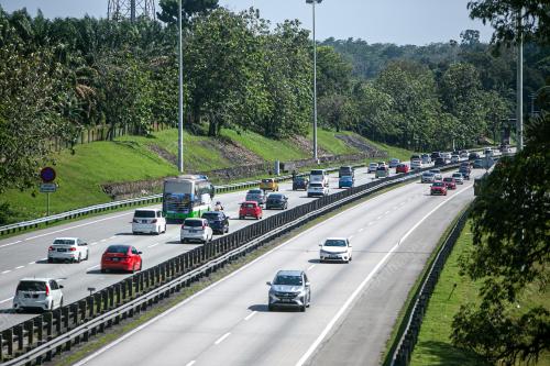 TINJAUAN LEBUHRAYA UTARA SELATAN (PLUS)