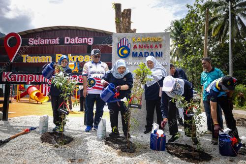 DATUK WAN SURAYA WAN MOHD RADZI