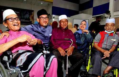 DATUK SERI AHMAD FAIZAL AZUMU