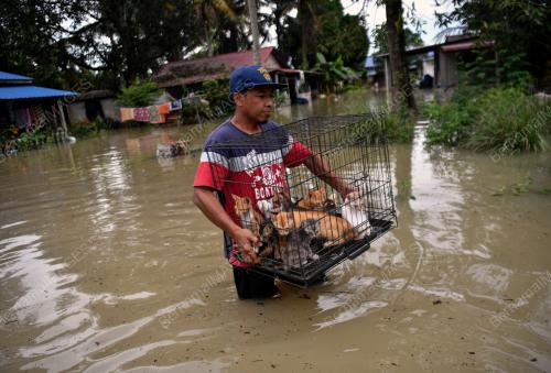 TINJAUAN BANJIR DI TELUK INTAN