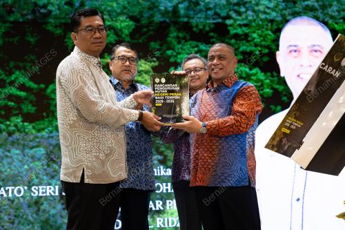 DATUK SERI SAARANI MOHAMAD