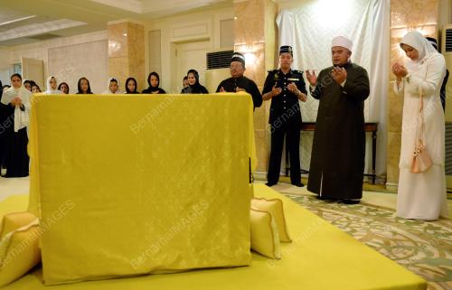 PK08_04102017_ISTANA