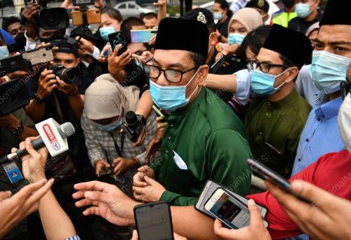 DATUK SERI AHMAD FAIZAL AZUMU