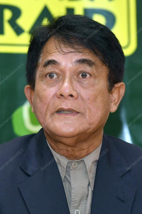 DATUK NIK AHMAD HUZLAN NIK AHMAD HUSSAIN