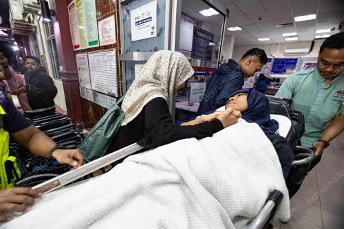 MENCARI DAN MENYELAMAT JASLINDA