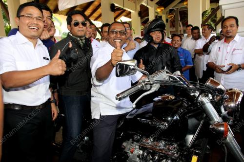 KHAIRY JAMALUDDIN