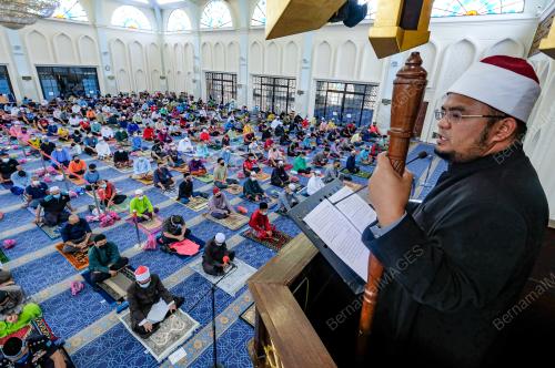 TINJAUAN SOLAT JUMAAT DI MASJID