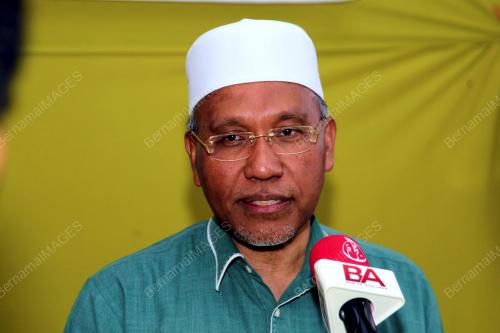DATUK IDRIS AHMAD