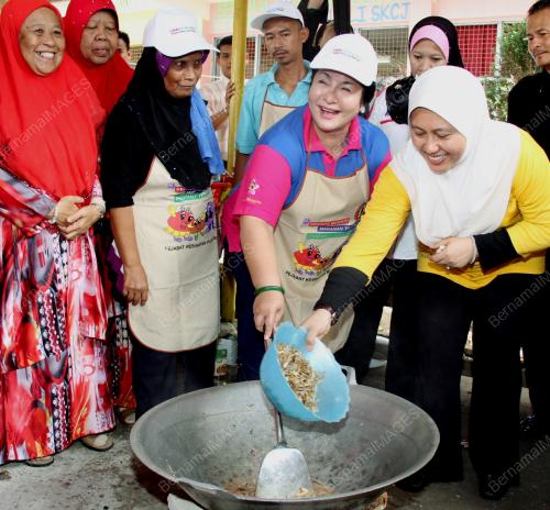 PK08_09112012_ROSMAH_BANJIR