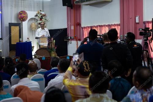 DATUK SERI DR DZULKEFLY AHMAD
