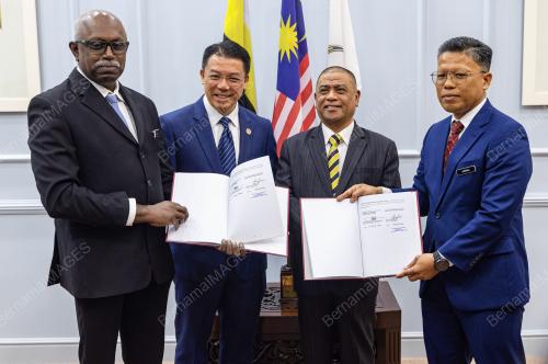 DATUK SERI SAARANI MOHAMAD
