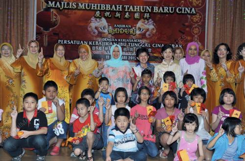 PK08_11022012_TAHUN_BARU_CINA