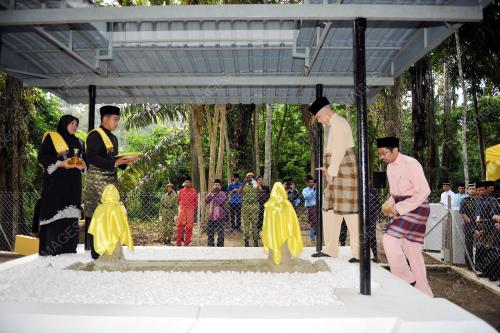 PK08_11052015_ZIARAH_MAKAM