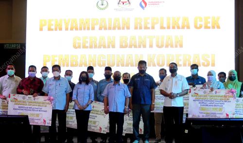 DATUK SERI SAARANI MOHAMAD