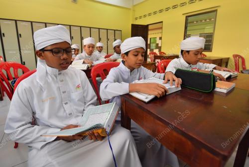 PK08_11072018_TAHFIZ
