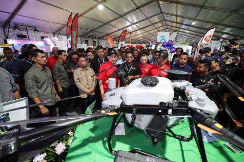 DATUK SERI FADILLAH YUSOF 
