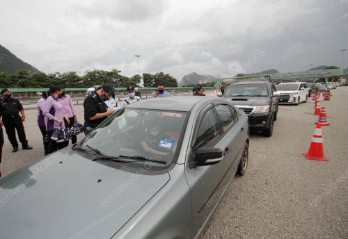 DATUK MIOR FARIDALATHRASH WAHID