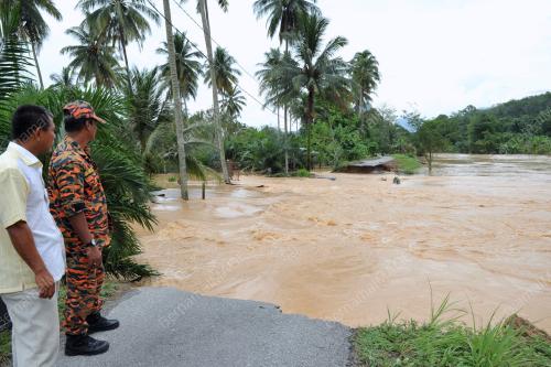 PK08_12042012_BANJIR