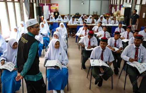 PELAJAR ORANG ASLI