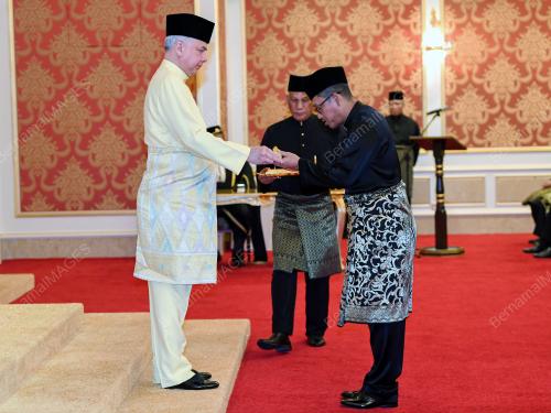 DATUK SERI AHMAD FAIZAL AZUMU