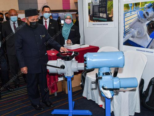 DATUK SERI TUAN IBRAHIM TUAN MAN