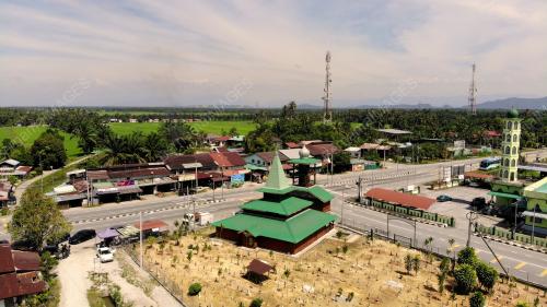 MASJID TINGGI BAGAN SERAI