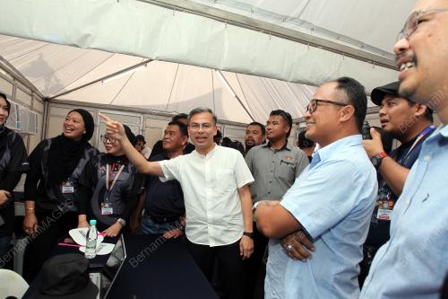 FAHMI FADZIL