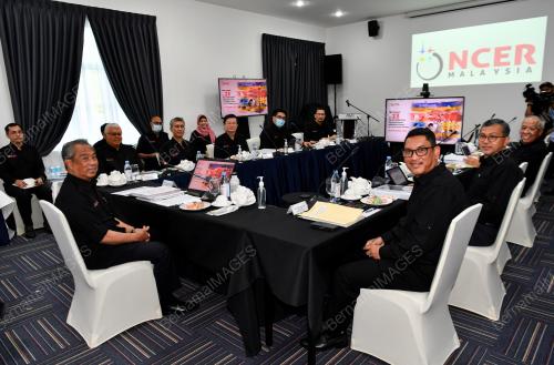 TAN SRI MUHYIDDIN YASSIN
