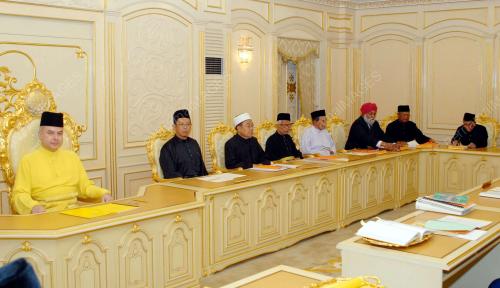 RAJA DR NAZRIN SHAH