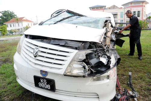 PK08_17042014_KERETA_KARPAL