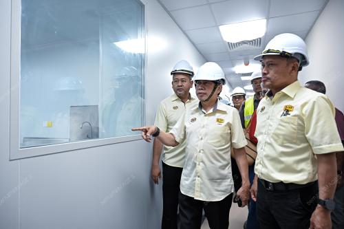 DATUK SERI DR AHMAD MASLAN