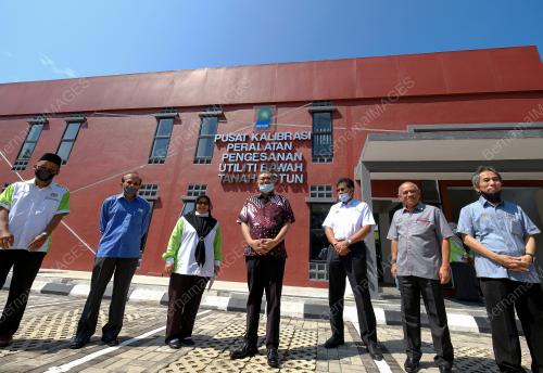 DATUK DR SHAMSUL ANUAR NASARAH