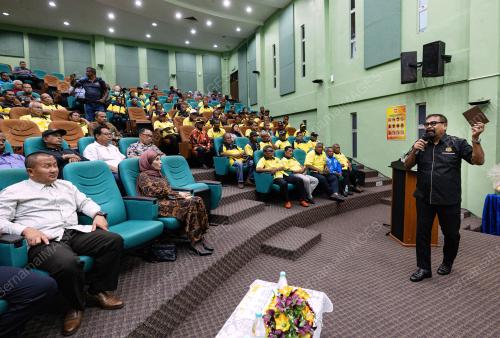 DATUK RAMLI MOHD NOOR