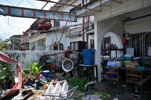 RUMAH MANGSA RIBUT DI BERCHAM