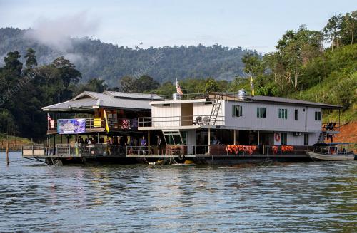 PROKHAS: PROGRAM SEKOLAH TERAPUNG