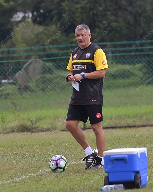 PK08_22022017_BOLA_PERAK