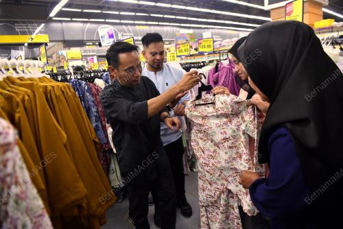 MOHD AZLAN HELMI