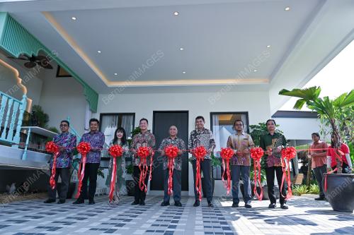 DATUK SERI SAARANI MOHAMAD