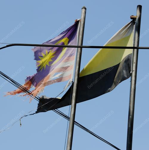 PK08_26072012_BENDERA