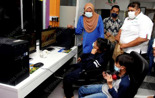 DATUK NOLEE ASHILIN MOHAMED RADZI
