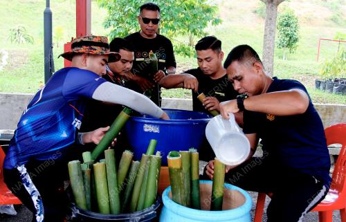 BAKAR LEMANG