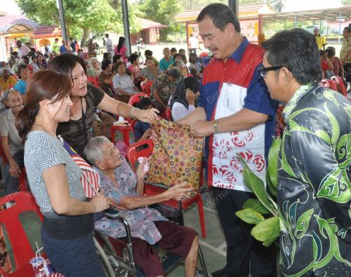 PK09_01092012_KONG1