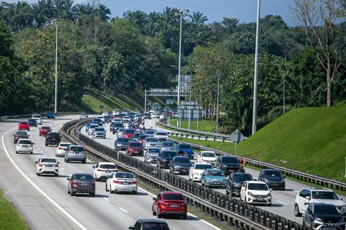TINJAUAN LEBUHRAYA UTARA SELATAN (PLUS)
