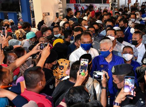 DATUK SERI ISMAIL SABRI YAAKOB