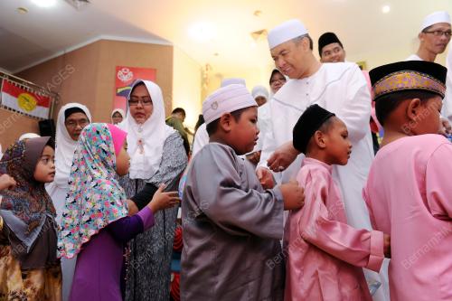 PK09_04072015_ZAHID